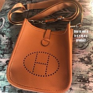 letter H crossbody purse